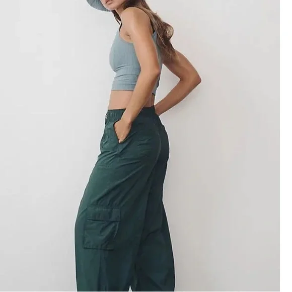 Base Jump Parachute Pants
GOLA/ Anthropologie 
NWOT
COLOR - Hunter Green - Picture 7 of 11